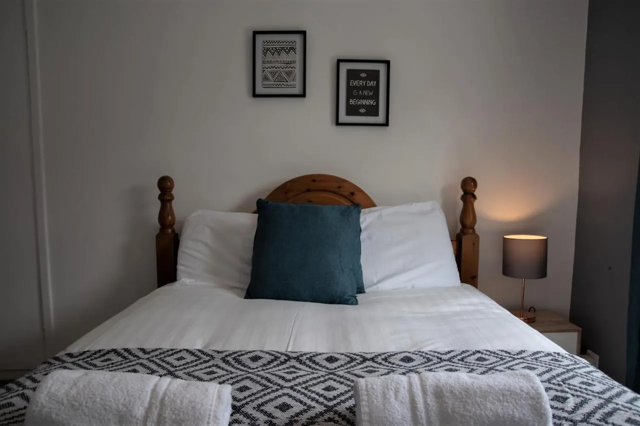 بيت للعطل Cottenham - City Centre With Free Private Parking 2 Toilets 4 Bedroom Sleeps 8 نيوكاسل أبون تاين